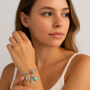 Compra 1 pulsera y llévate 3 joyas gratis