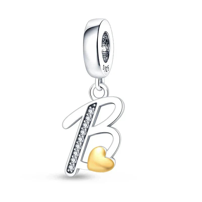 Charm con letras de corazón de oro