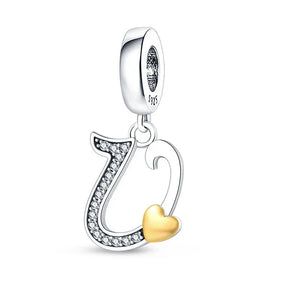 Charm con letras de corazón de oro