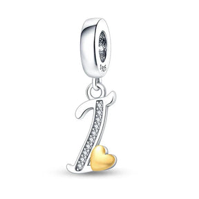 Charm con letras de corazón de oro