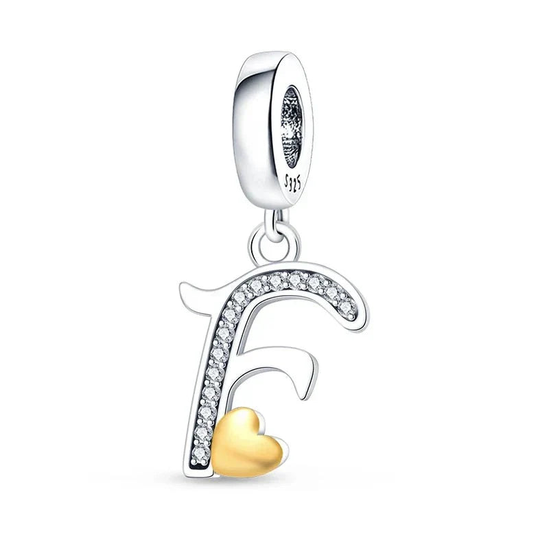 Charm con letras de corazón de oro