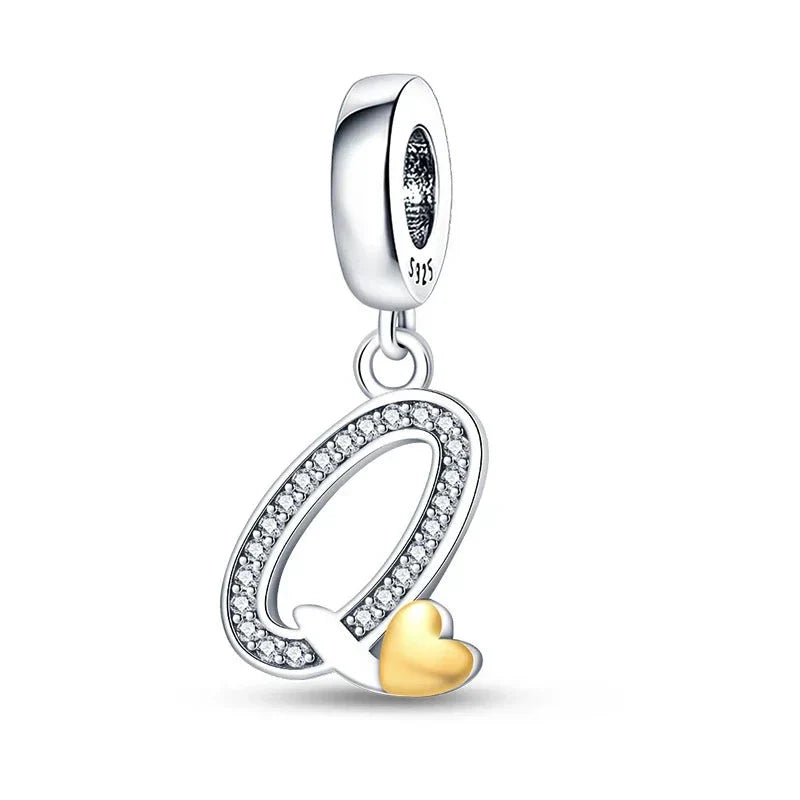 Charm con letras de corazón de oro