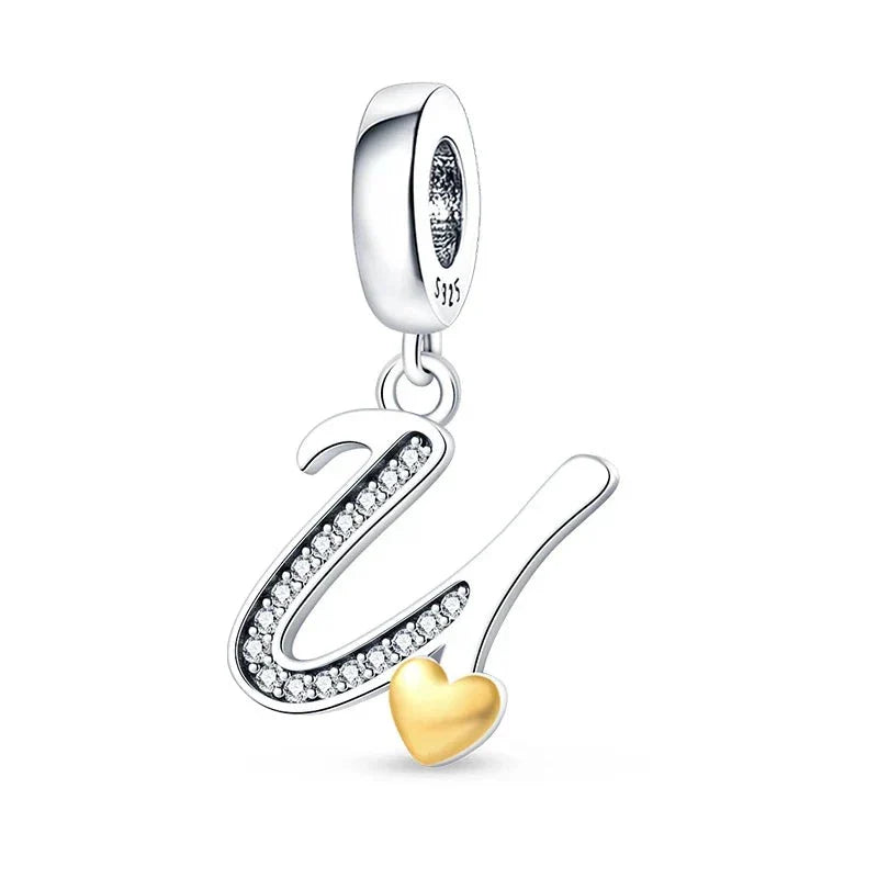 Charm con letras de corazón de oro